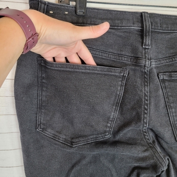 MADEWELL MID-RISE KICK OUT JEANS IN RINSED BLACK, SZ 31 - Picture 8 of 16